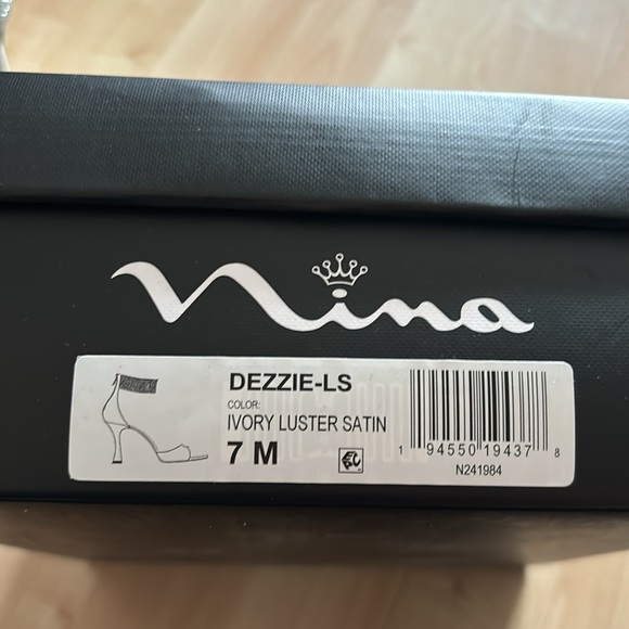 Nina Ivory Dezzie heels - Picture 6 of 6